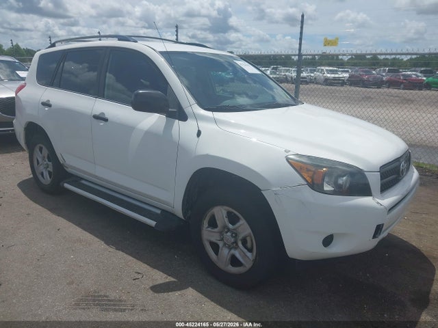 Salvage Toyota RAV4 Image