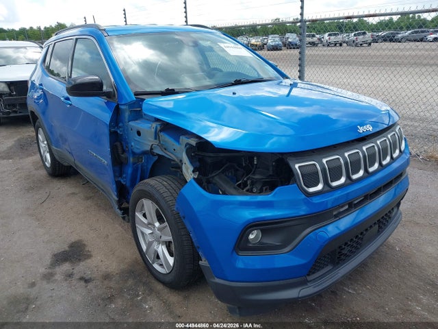 Salvage Jeep Compass Image