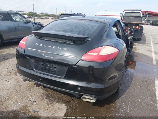 Porsche Panamera 4