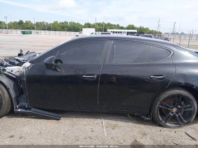 Porsche Panamera 4