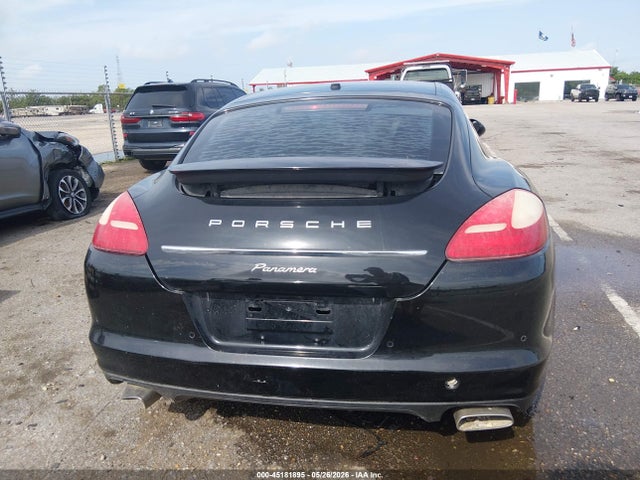 Porsche Panamera 4
