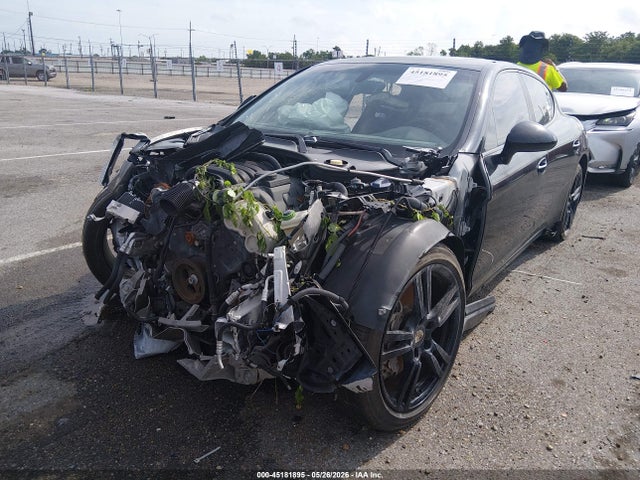 Porsche Panamera 4