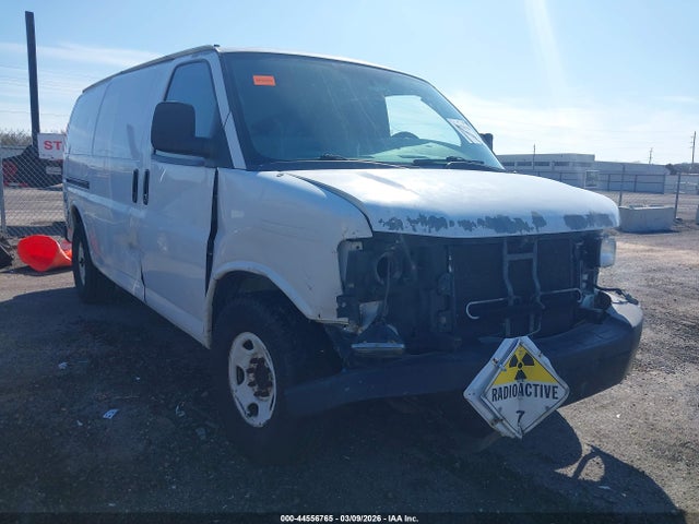 Salvage GMC Savana Image