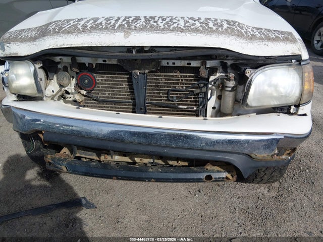 Toyota Tacoma Base V6