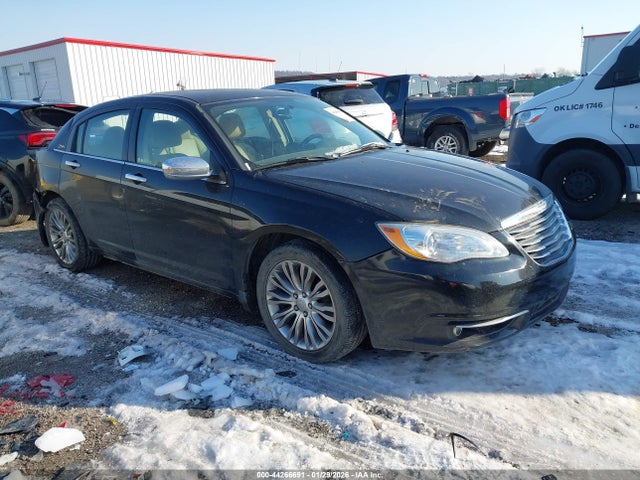 Salvage Chrysler 200 Image
