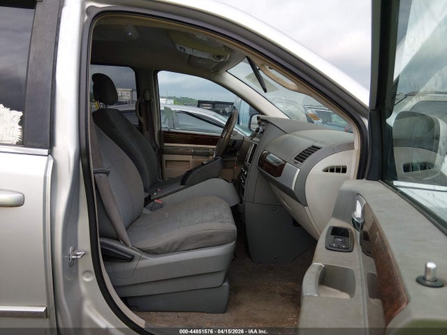 Chrysler Town & Country Touring