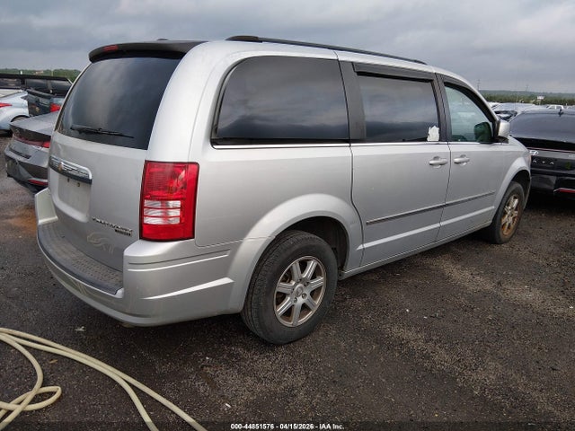 Chrysler Town & Country Touring
