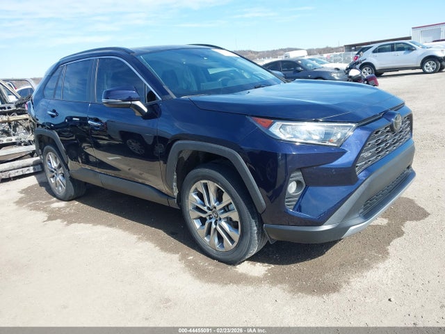 Salvage Toyota RAV4 Image
