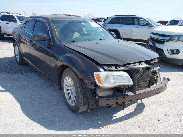 Salvage Chrysler 300 Image