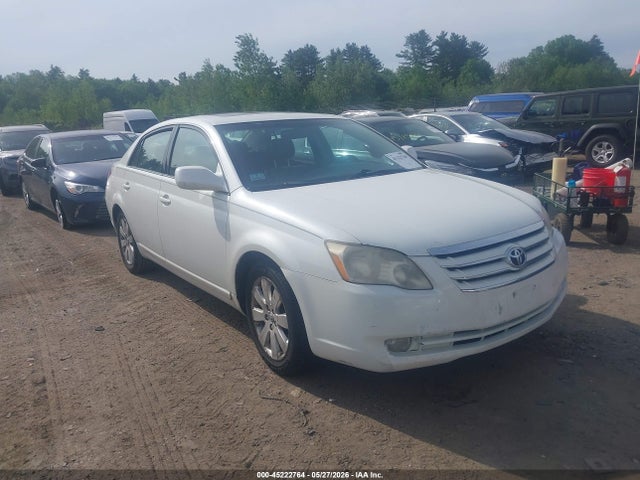 Salvage Toyota Avalon Image
