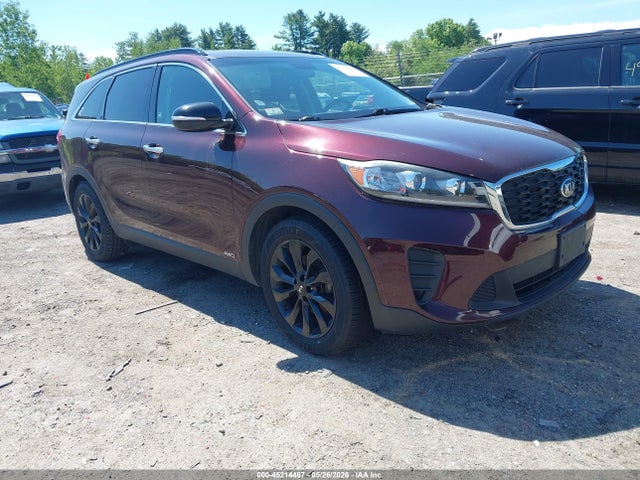 Salvage Kia Sorento Image