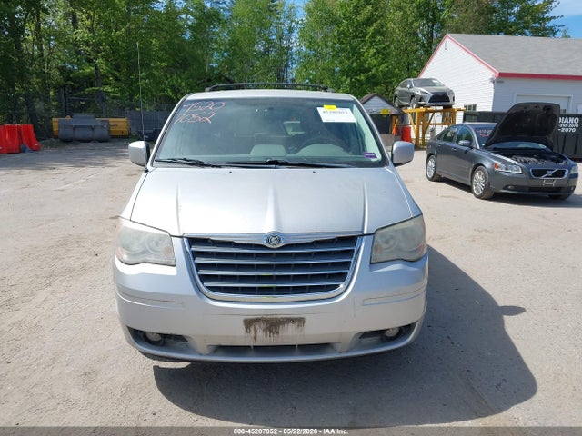 Chrysler Town & Country Touring