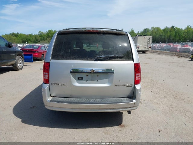 Chrysler Town & Country Touring