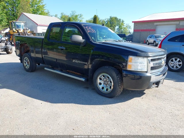 Salvage Chevrolet Silverado 1500 Image