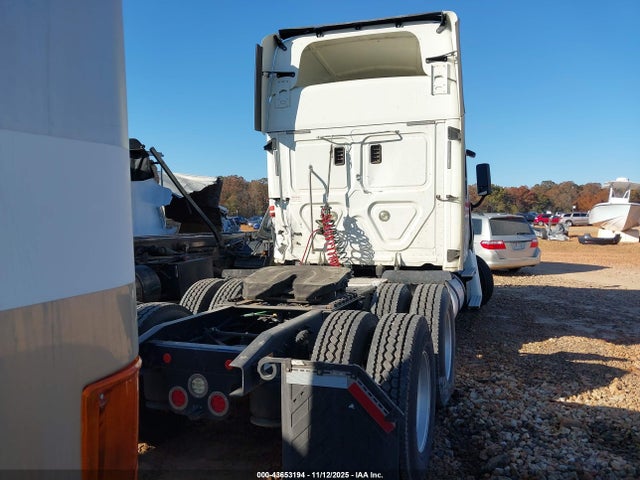 Freightliner Cascadia 125