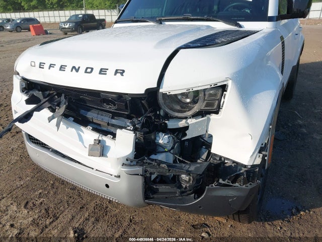 Land Rover Defender 110 P300