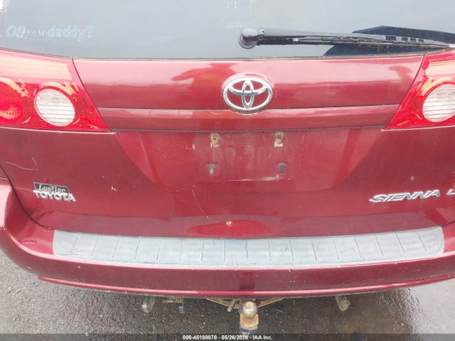 Toyota Sienna Le
