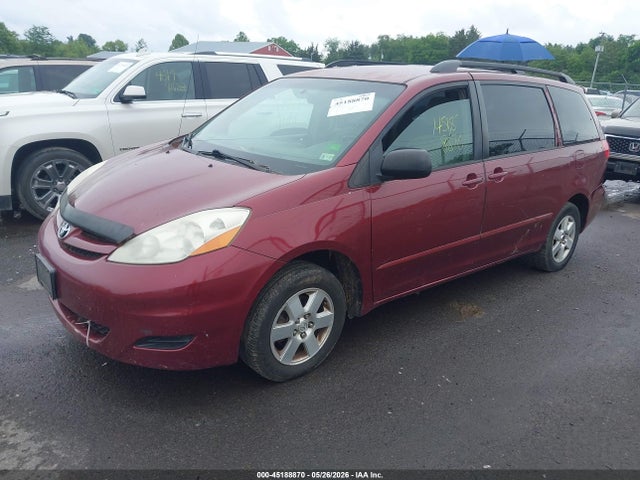 Toyota Sienna Le