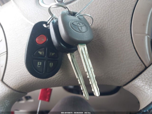 Toyota Sienna Le