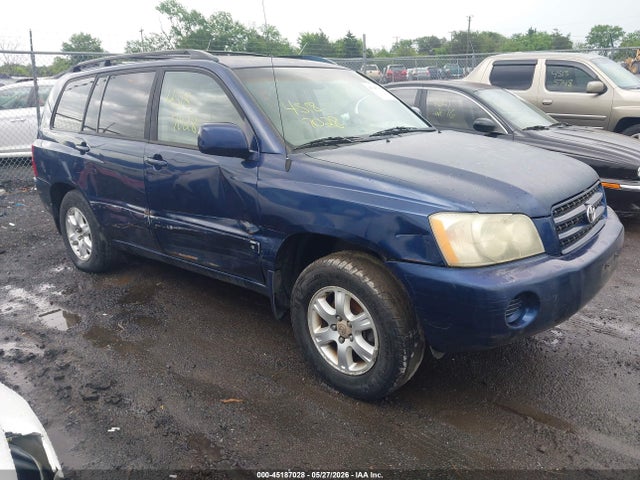 Salvage Toyota Highlander Image
