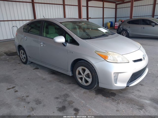 Salvage Toyota Prius Image