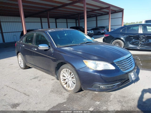 Salvage Chrysler 200 Image