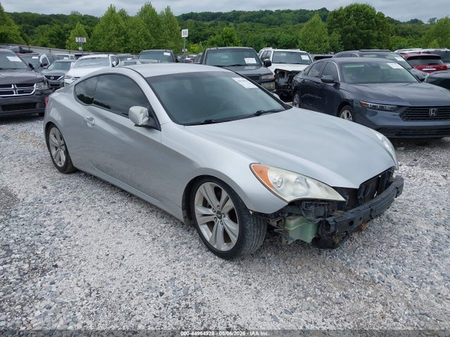 Salvage Hyundai Genesis Image