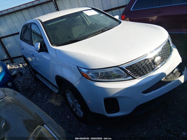 Salvage Kia Sorento Image