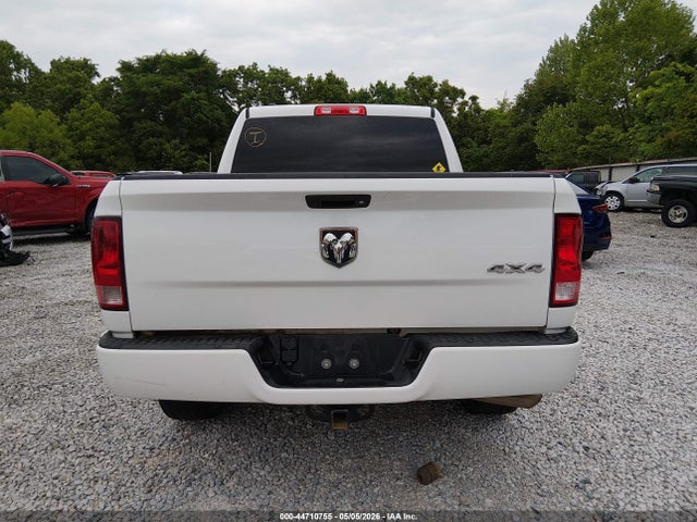 Ram 1500 Express  4x4 5'7 Box