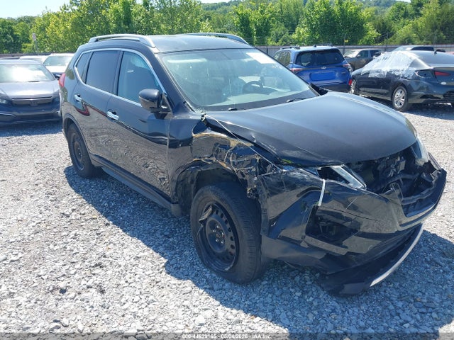 Salvage Nissan Rogue Image