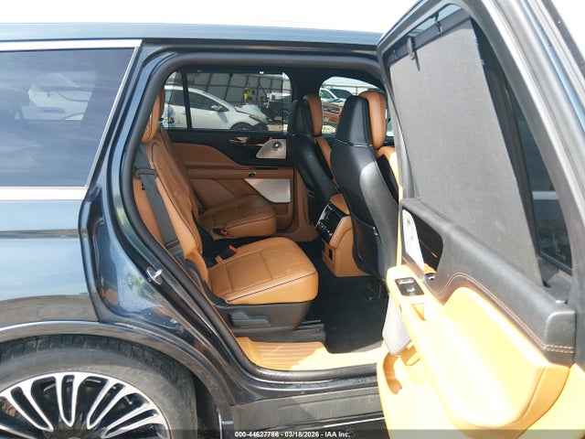 Lincoln Aviator Black Label