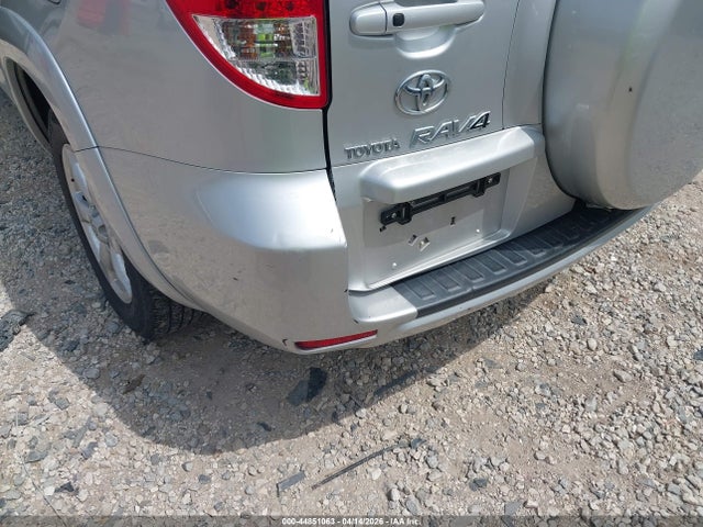 Toyota RAV4 Limited V6