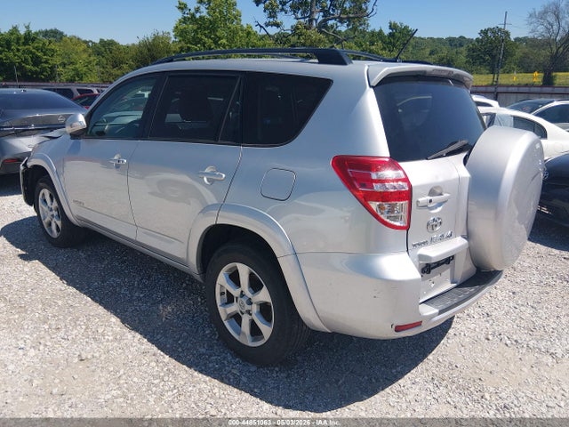 Toyota RAV4 Limited V6