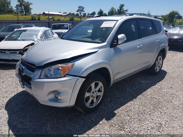 Toyota RAV4 Limited V6