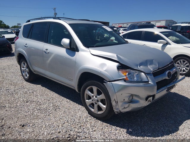 Salvage Toyota RAV4 Image