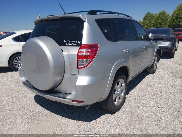 Toyota RAV4 Limited V6