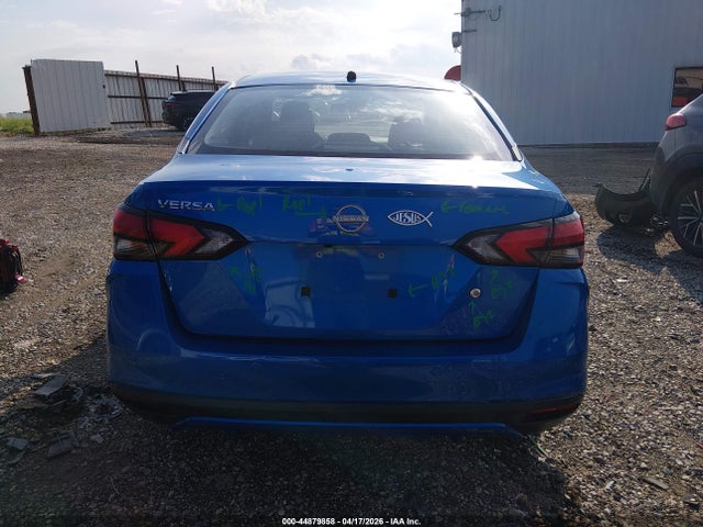 Nissan Versa 1.6 S