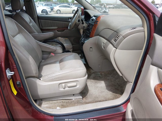 Toyota Sienna Xle