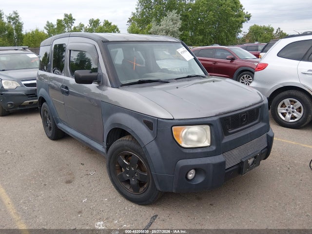 Salvage Honda Element Image