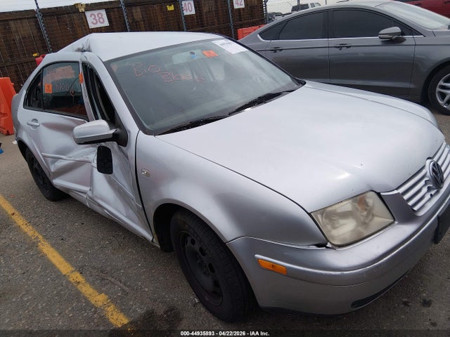 Salvage Volkswagen Jetta Image