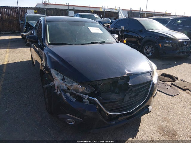 Salvage Mazda Mazda3 Image