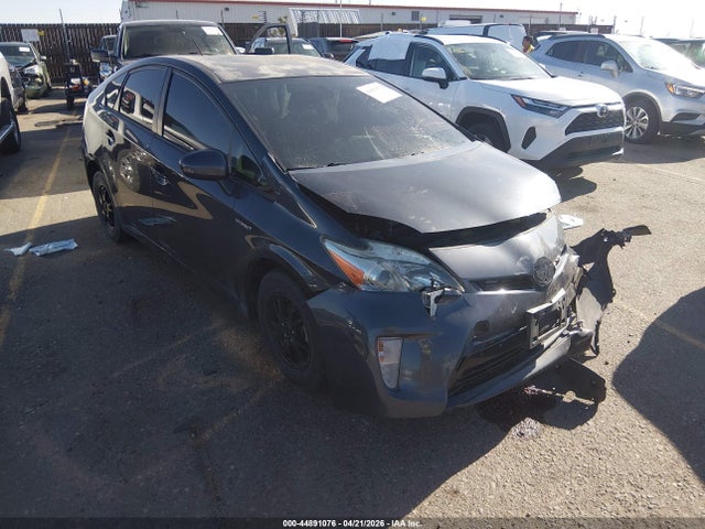 Salvage Toyota Prius Image
