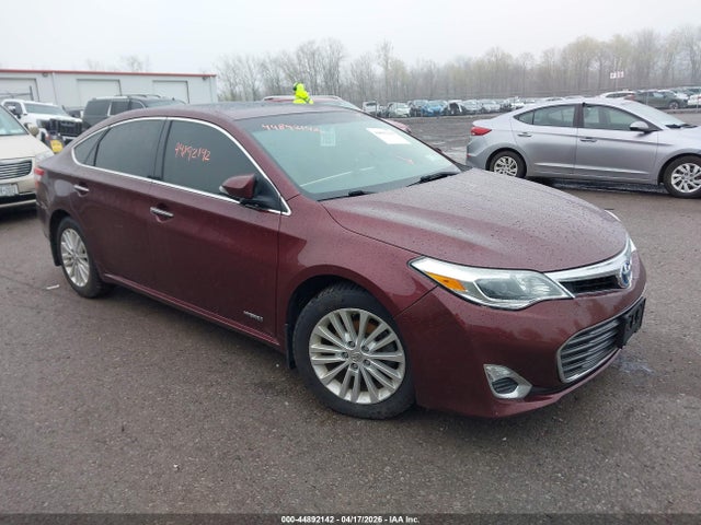 Salvage Toyota Avalon Hybrid Image