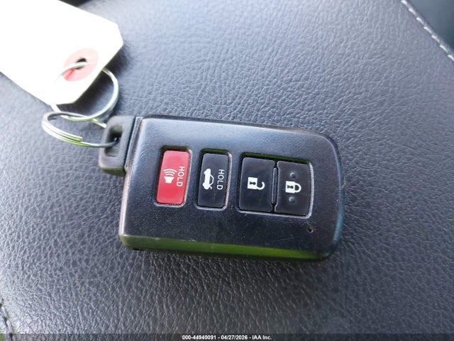 Toyota Camry Xle V6