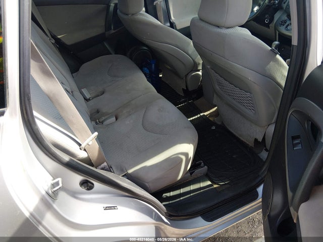 Toyota RAV4 Limited V6