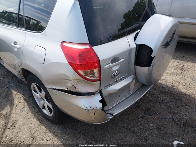 Toyota RAV4 Limited V6