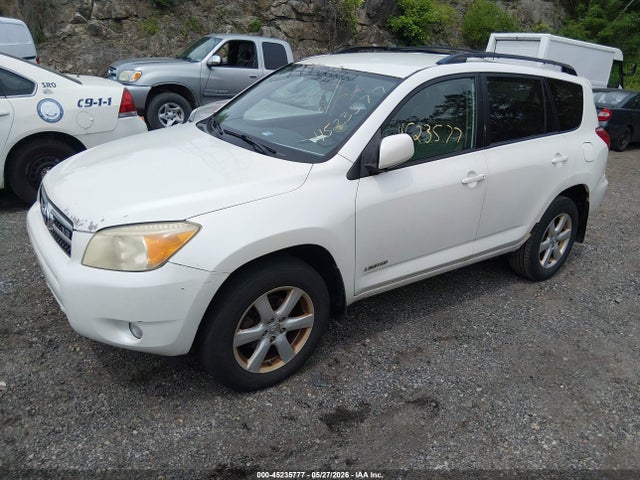 Toyota RAV4 Limited V6