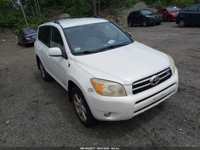 Salvage Toyota RAV4 Image