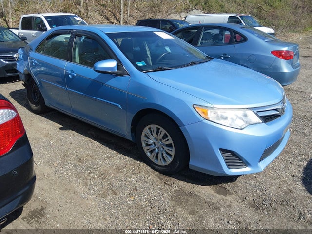 Salvage Toyota Camry Image