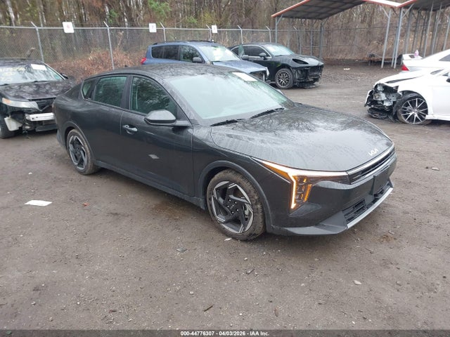 Salvage Kia K4 Image